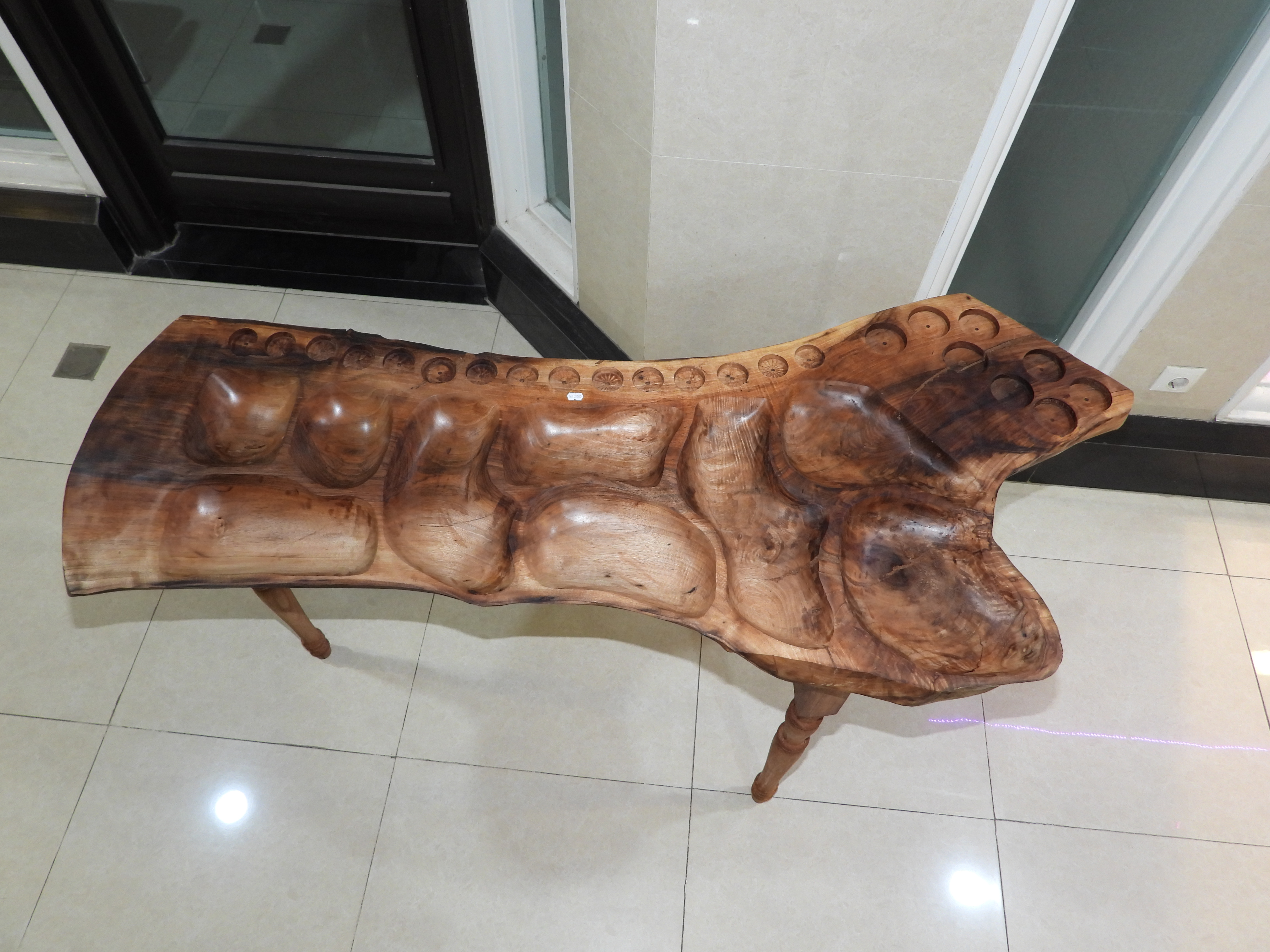 میز مزه چوبی پایدار